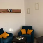 Brasov Getaway Discrete And Cozy Apartment