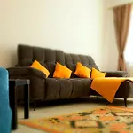 Brasov Getaway Discrete And Cozy Apartment